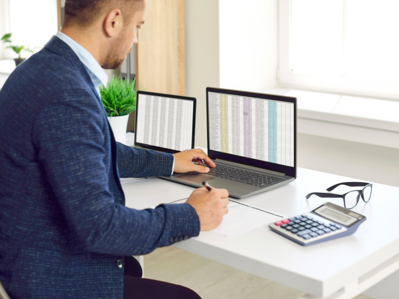 無料の勤怠管理システムとExcelとの違い