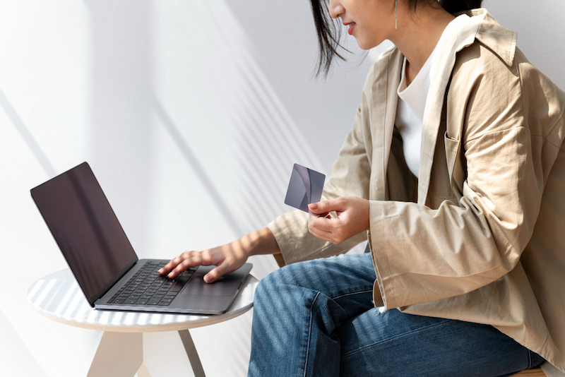 無収入の専業主婦でもクレジットカードを作れる
